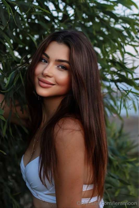 Follow free 👉 @your_princess_dana 💖 She just turned 18 and h..