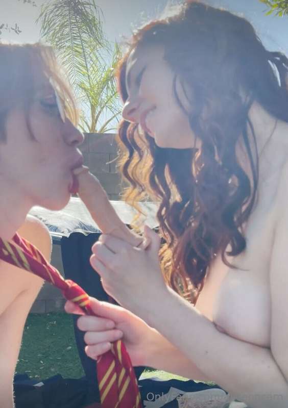 Hermione makes Ron taste his new magical pussy off her warlo..