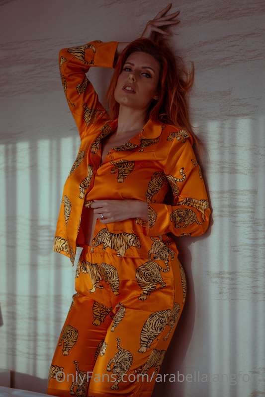 I loved these opulent silky pyjamas, especially the colour.... 2