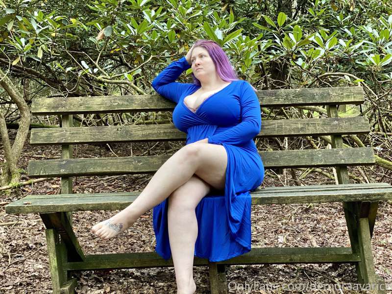 This dress definitely fit* though! 

*made my boobs look awe.. 3
