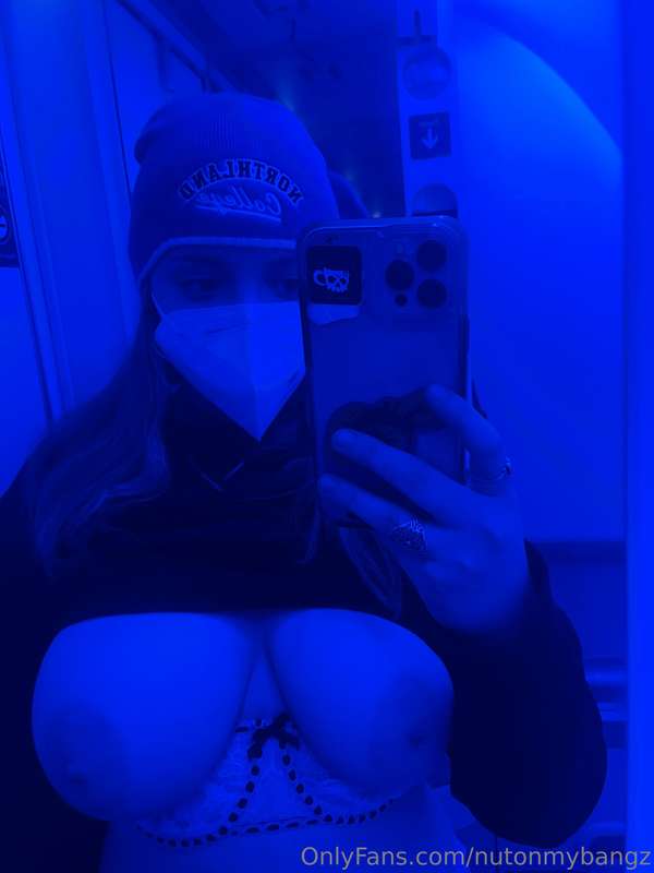 Bouncy boob turbulence 1