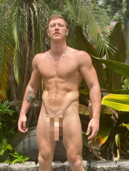 ever went skinny dipping? 😏🍆