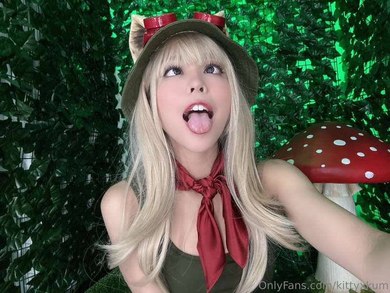 let's play? >:D ✧──⭒─⭑─⭒──✧ full set uploading tomorrow <3 4
