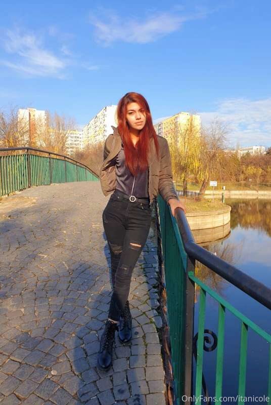 Nicoleita2000 - Onlyfans - 22 Dec, 2021