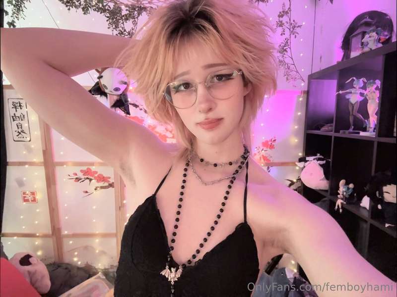 I cut my hair even more! :3 do we fw it? 🥺 (lie if u have to..
