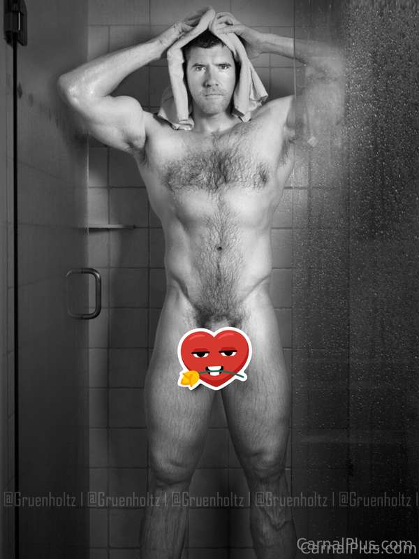 I know you like to be dominated by Daddy. Why don’t you join..