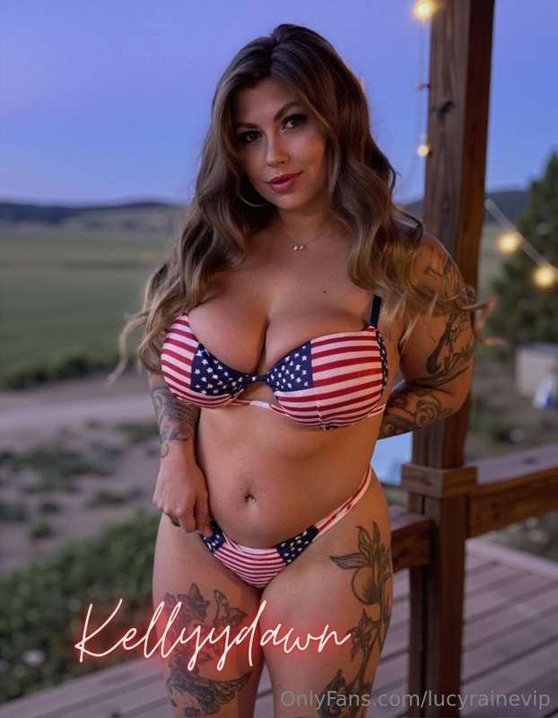 ♥️This SWEET SOUTHERN MILF literally fucks EVERYONE and film..