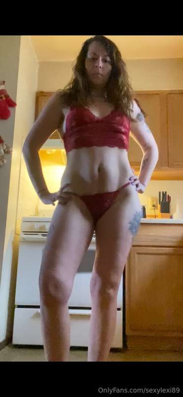 It’s finally Friday!! Happy weekend y’all! Naughtier pics on..