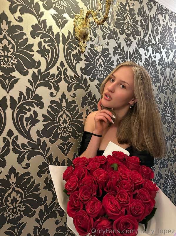 I just love flowers !🌷 They seem to bloom before my eyes, cr..