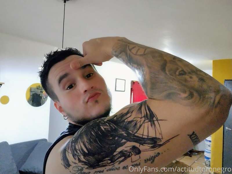 you like my new tattoo? 😘