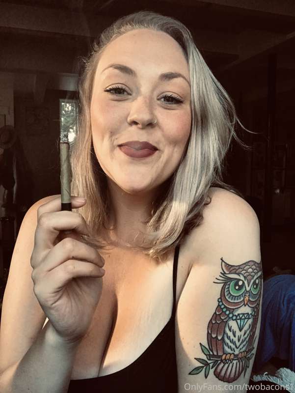 Not sure if any of you are Stoners out there 🤷🏼‍♀️, I usuall.. 1