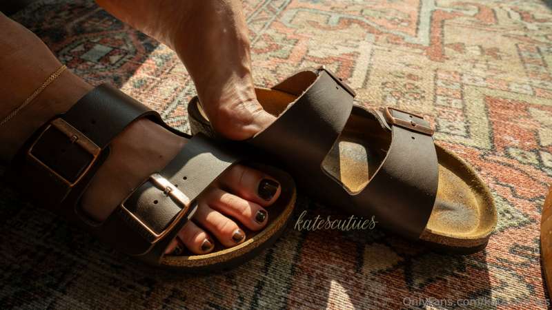 What’s better than my feet in Birkenstocks during the sunset.. 7