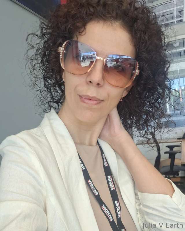 I'm at work 🤩 2