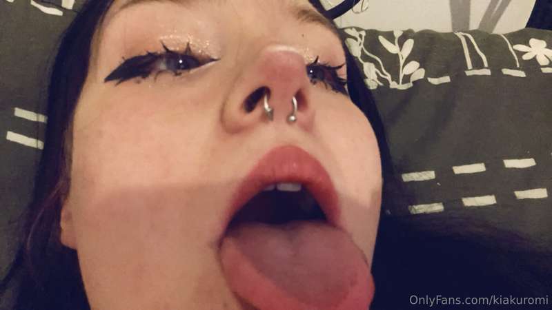 Scroll to see gooey cum all over my tits and pussy :3 1