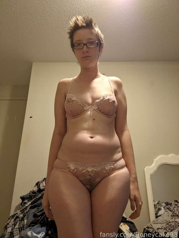 Honeycake93 - Fansly - 06 Oct, 2021