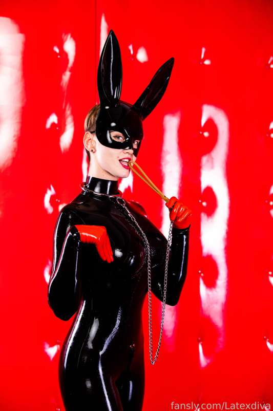Latexdiva - Fansly - 24 Aug, 2022 2