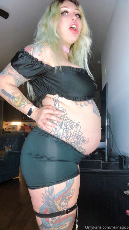 dark bimbo belly stuffing photoset - before/after!!! Can you.. 7