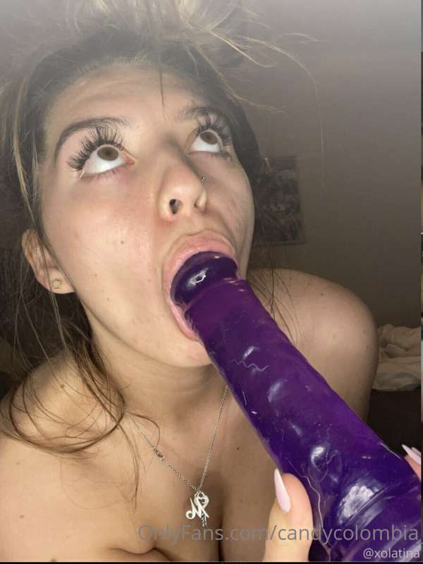 My wifey is giving out a free trial to her exclusive page. G..