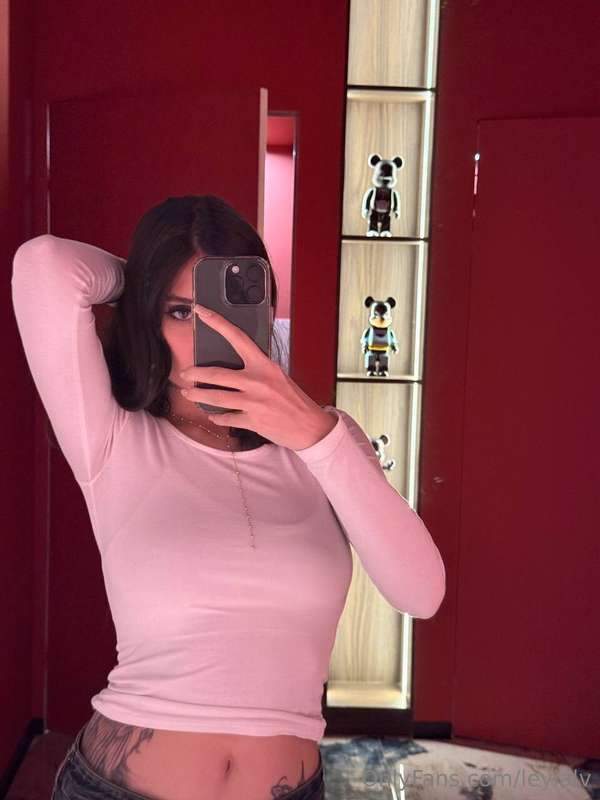 The mirror doesn't lie.... But sometimes it does 😉 And I oft..