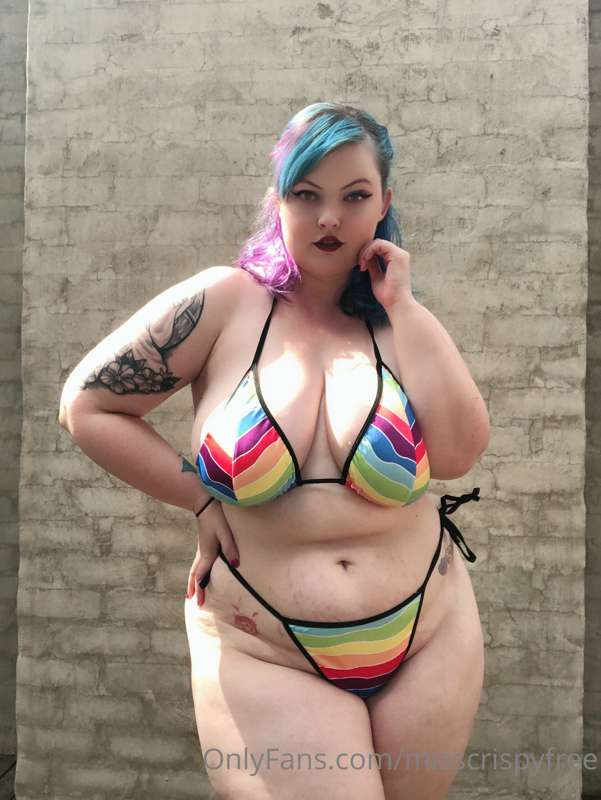Cute lil micro bikini set with some flashing, I had to be ca..