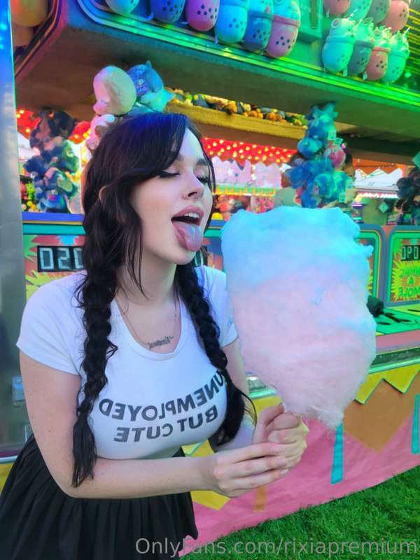 *Wholesome post*
My video is still uploading! 
But while it ..