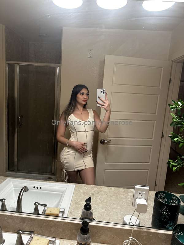 Loving the short dress no panties combo😈