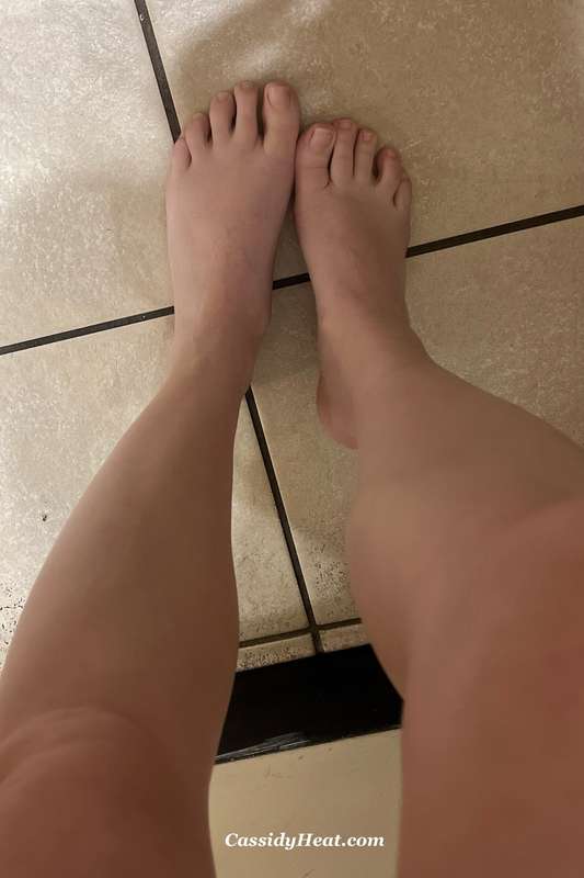 Pictures of my feet in the dressing room 2