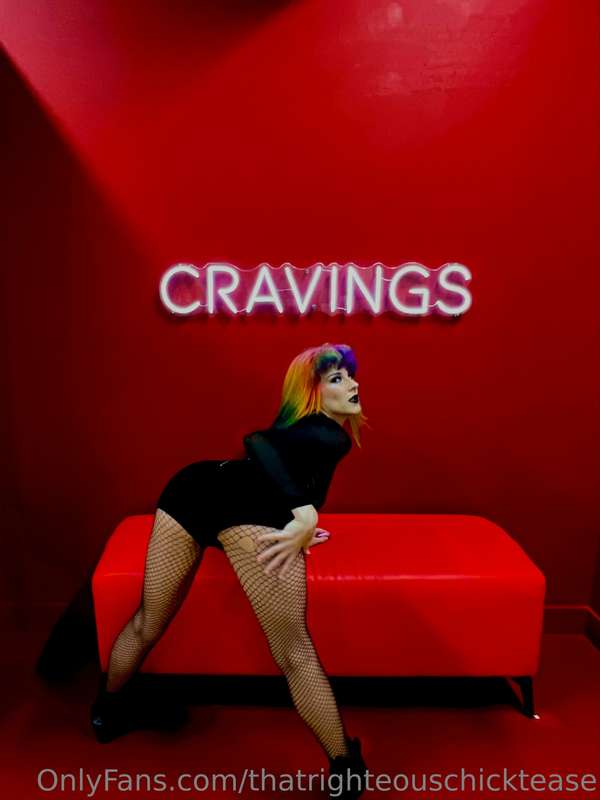 What’re you craving?♥️ @thatrighteouschick