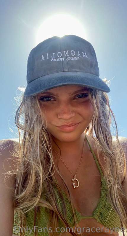 just got hit on at the beach 🫠
