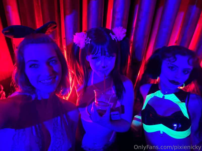 Recap from my Halloween party time in LA with @angelwindell1.. 6