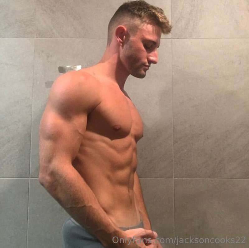 who would be interested in a bundle of vids and nudes from w.. 5