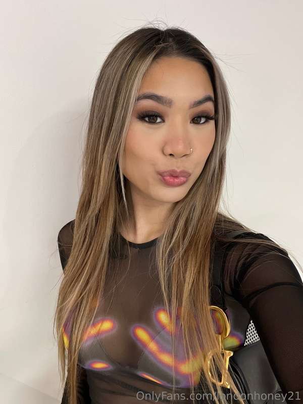 Feeling fab and ready for another week! 🥂