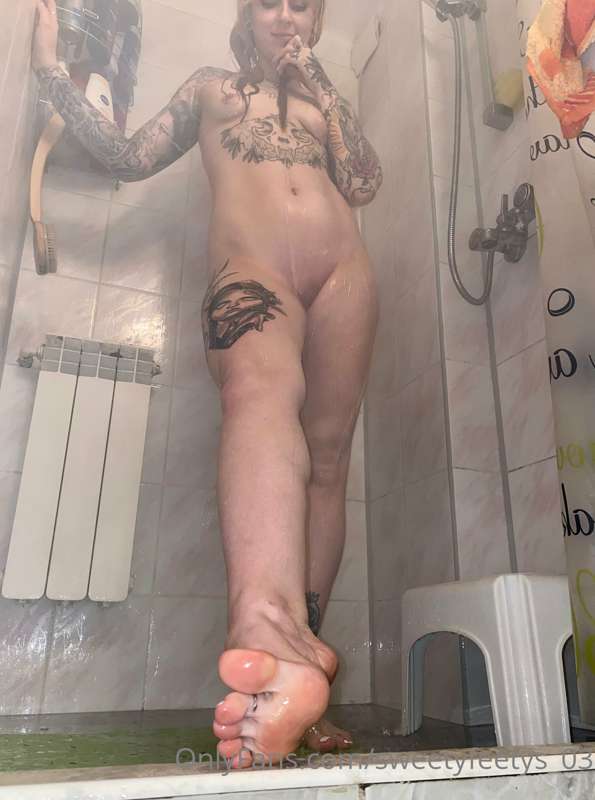 Hot and steamy showers are the best , especially with me 😈 2