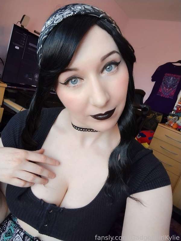 Gadgetgirlkylie - Fansly - 26 Sep, 2023