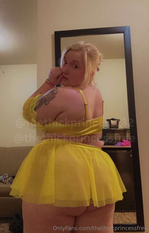 Cum watch me fuck a monster cock when you sub to my VIP 😈Fre..