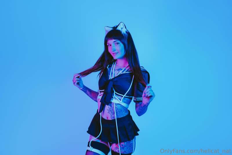 My photographer friend @alchemistboudoir sent me some more p.. 4