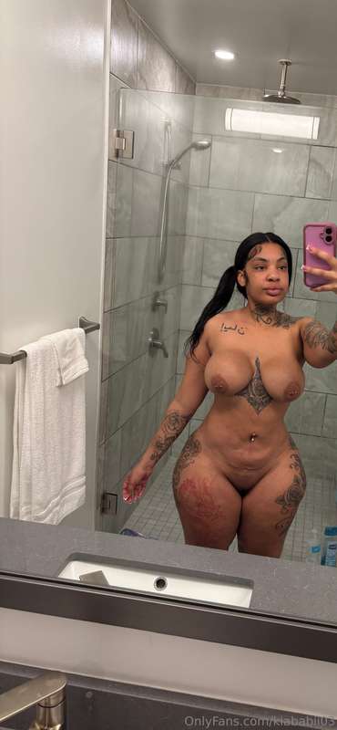 Sexy bathroom nudes are the best 😊 6
