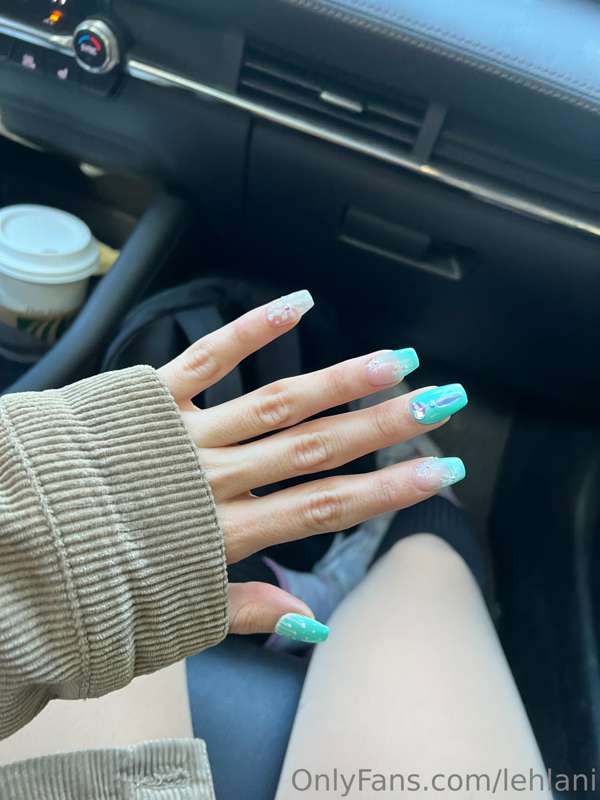 Gosh I love my hand nails so much too 😍😍😍 1
