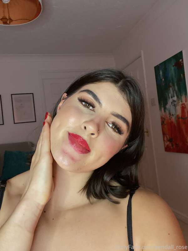 I wanna leave my lipstick on your cock
