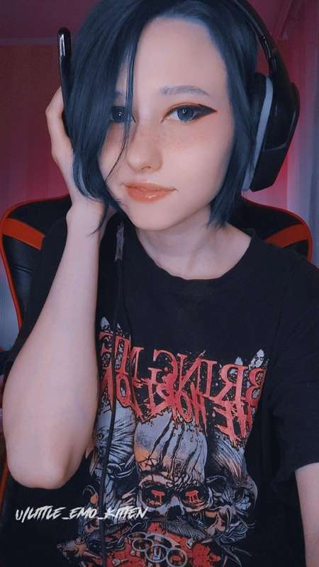 Little_Emo_Kitten - Fansly - 09 Apr, 2022 4