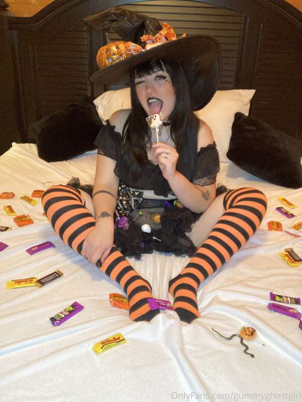 I have a treat for you 🍭💕 4