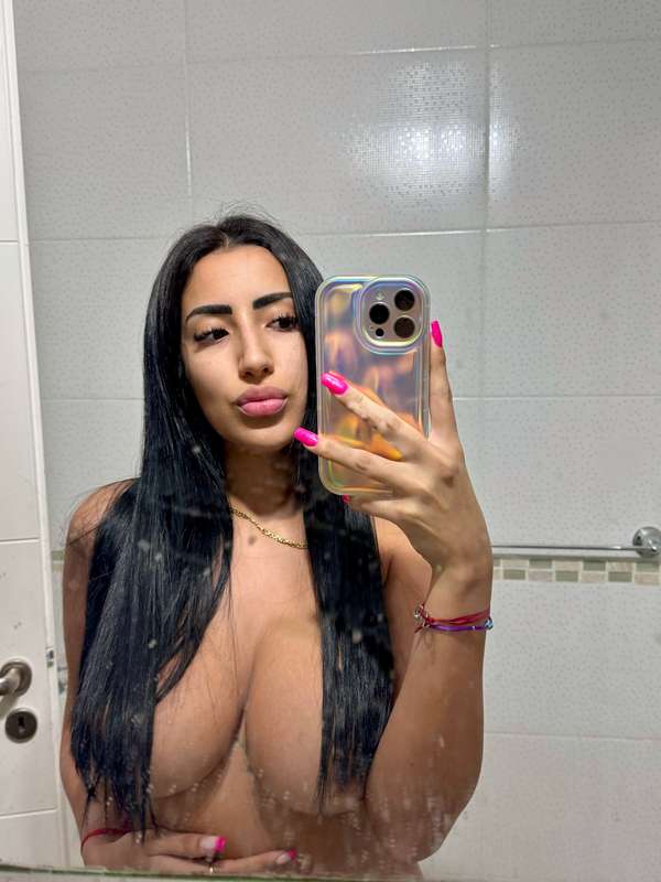 baby here i am so hot for you 🙈😈