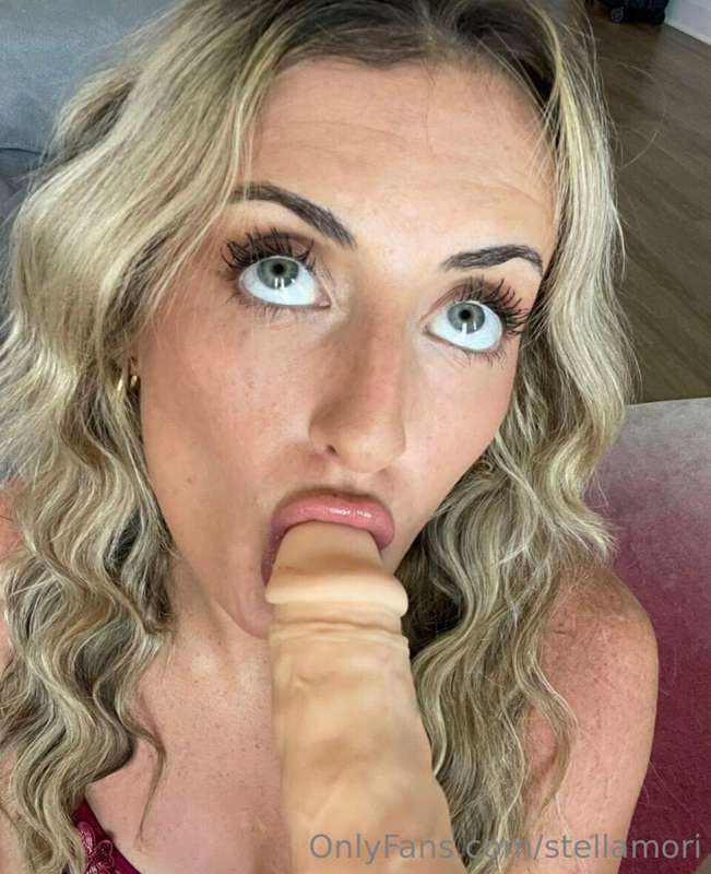 @jilliantorres18 taking applications, for a new daddy💦🤤she i..
