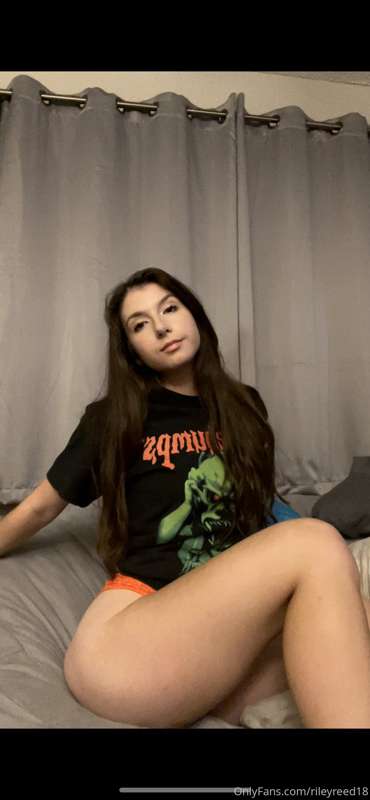I want you in all my holes 👅 tip me $10 and check your dms