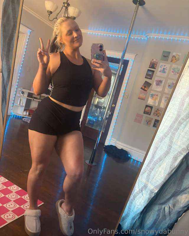 Saturday vibes ✨ about to get this workout in