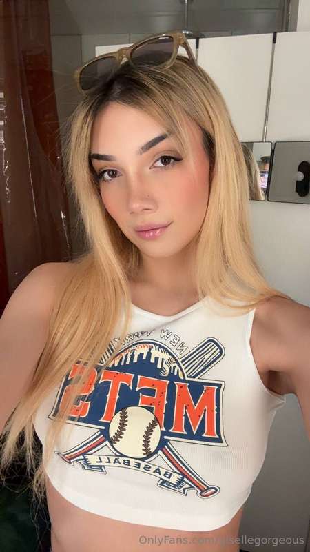 Sporty girl 🩷⚾️
