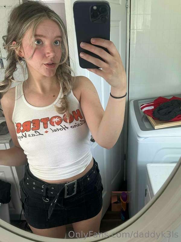 pussy for lunch...wanna order?