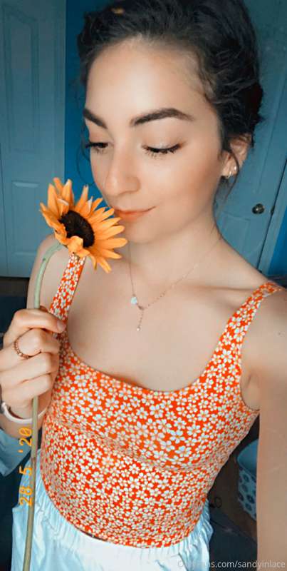👃🏻 🌻 💛