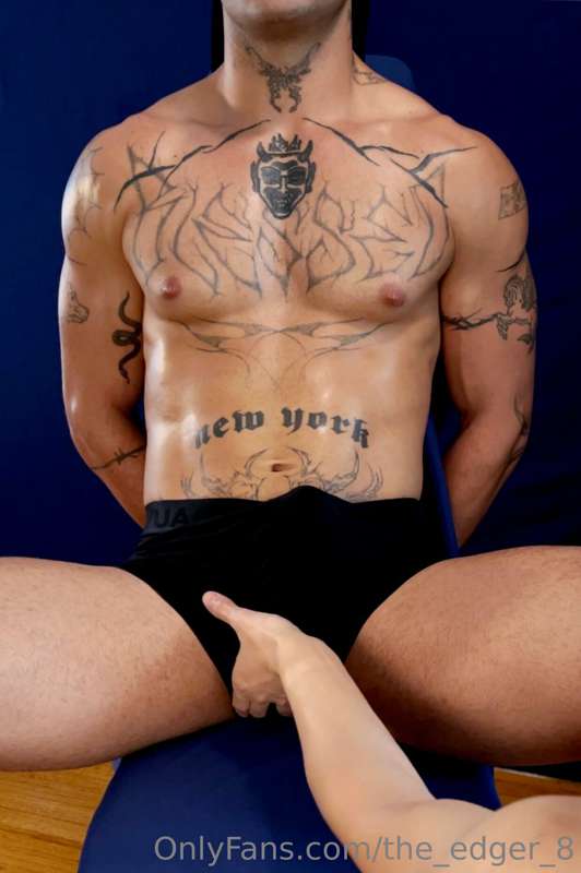 Those tats and that cock 🤤🥵  One of my new all time favorite..