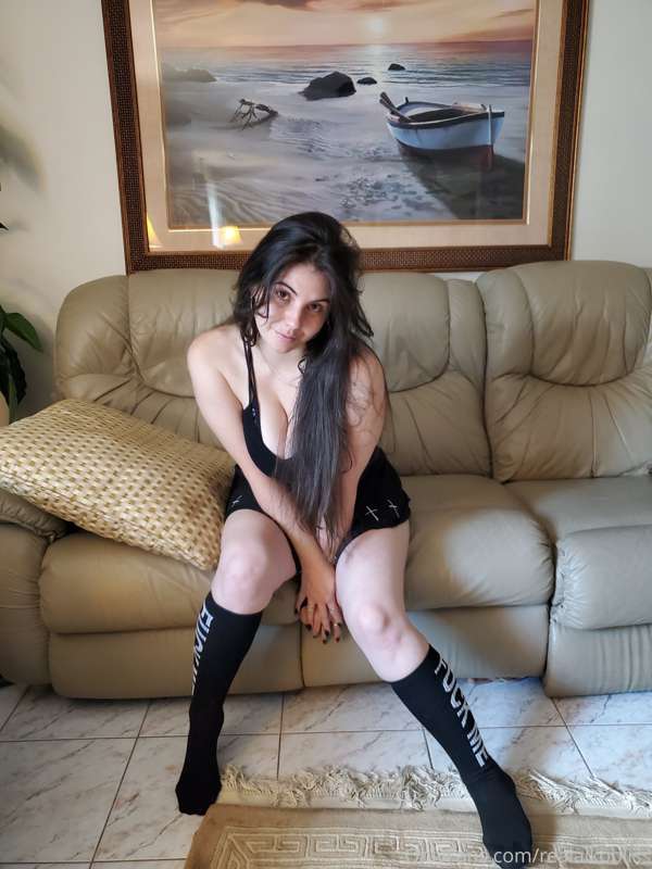 Happy Monday. Let me start your week of with a bang 😇 I hope.. 8